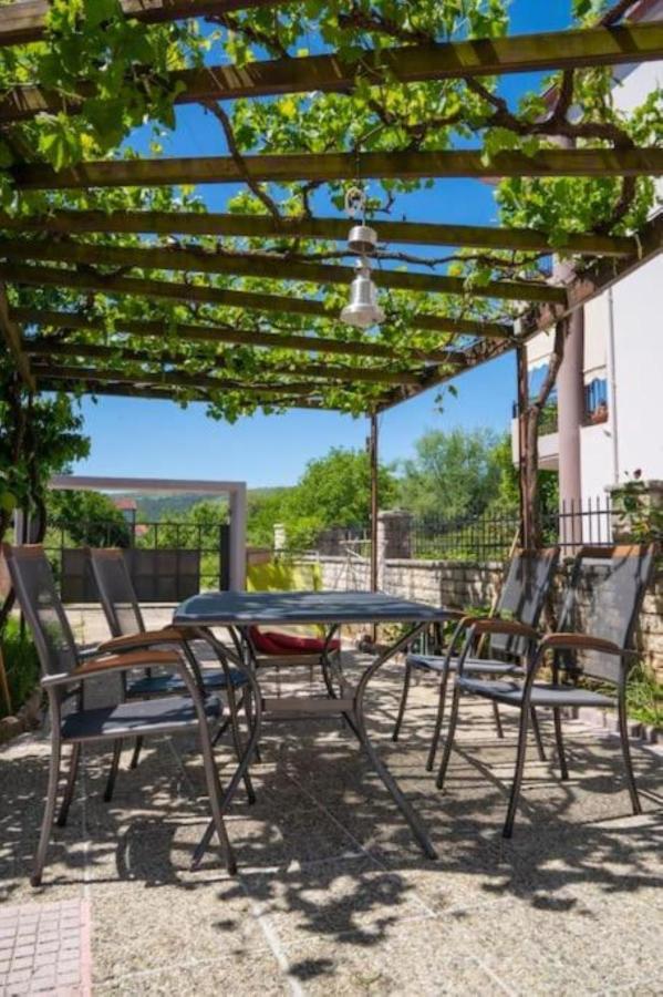 Secret Garden 76 Sq.M. Apartment Close To City Center อิโออันนินา ภายนอก รูปภาพ
