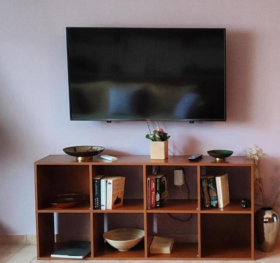 Secret Garden 76 Sq.M. Apartment Close To City Center อิโออันนินา ภายนอก รูปภาพ